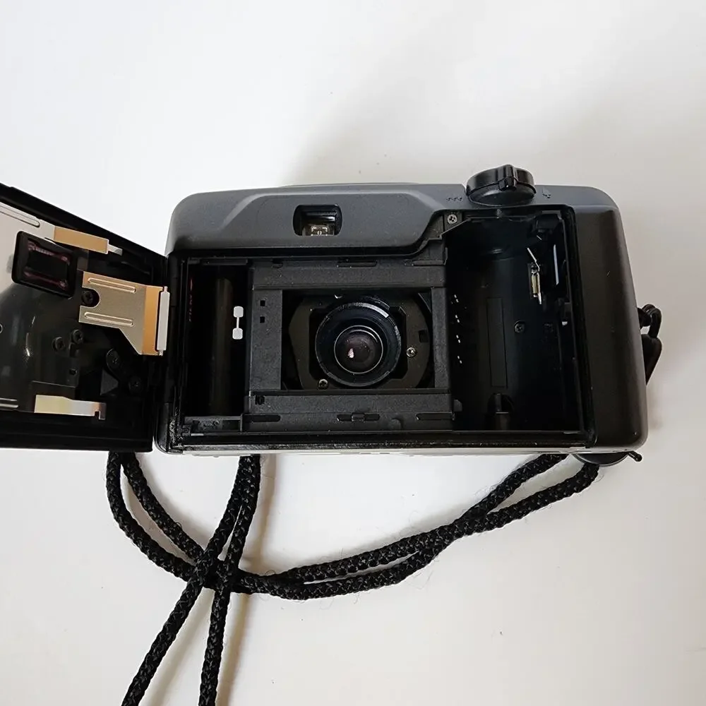 Pentax IQZoom 80G 35mm Point & Shoot w/ 38-80mm Zoom Lens For Parts Only